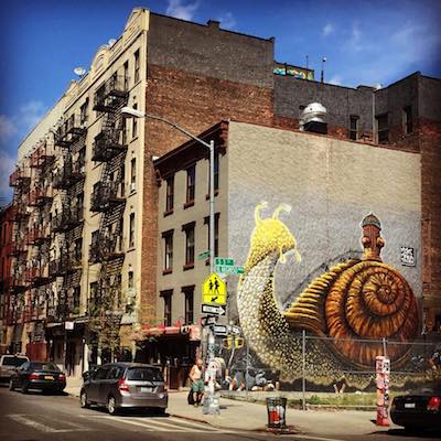 Grafiti de Caracol en Bedford Avenue en Williamsburg